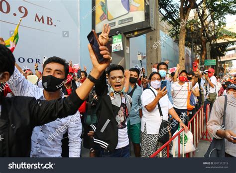 February Bangkokthailandnld Supporters Bangkok Protesting Outside