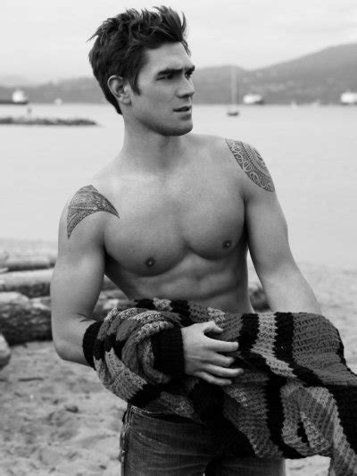 Kj Apa Tumbex