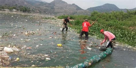 Unos Mil Metros C Bicos De Basura Ingresar An En Dos Meses En El