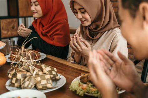 Biar Tetap Semangat Seharian Simak Cara Menahan Lapar Saat Puasa