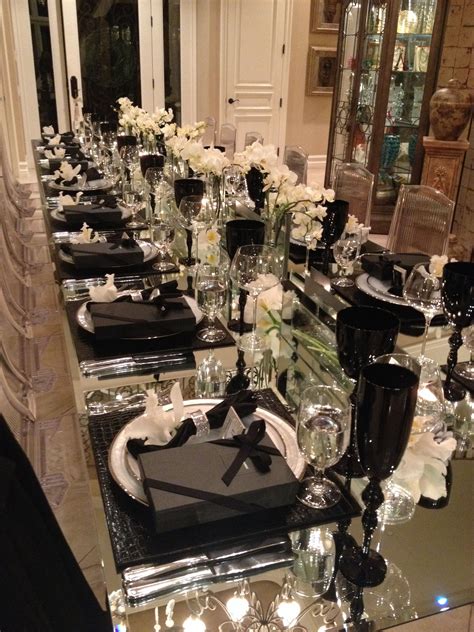 20+ Black Dining Table Decor Ideas – HomeDecorish