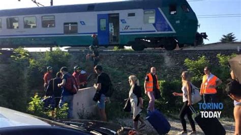 Incidente Alla Stazione Ferroviaria Di Porta Susa Investita Da Un