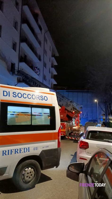 Incendio In Casa Fiamme In Un Appartamento Evacuata Palazzina