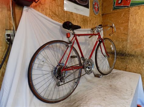 1983 Schwinn Varsity Mens 10 Speed Road Bike Red Continental Letour Suburban 80s Ebay