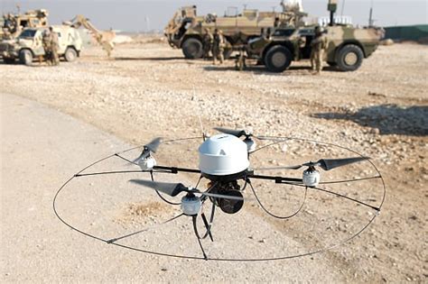 De La Guerre En Essaim Drones Cyber Et Ia Iris