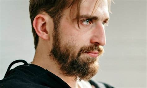 Fix a Scraggly Beard: 9 Best Tips & Tricks to Make it Well-Kempt