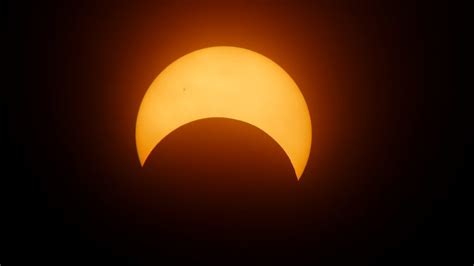 Be Smart A Partial Eclipse Can Fry Your Naked Eyes NPR Wise Owl Safety