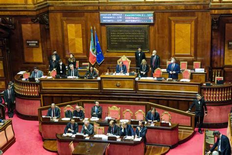 Manovra Con La Fiducia Del Senato Legge Dalle Pensioni Al