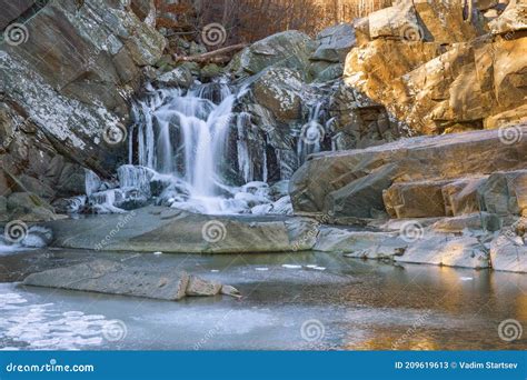 Partially Frozen Scott S Run Waterfall At Sunrise Scott S Run Nature