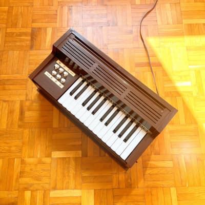 Vintage 1950s Magnus Electric Chord Organ Model 300 2 Octave Reverb