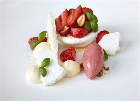 Eton Mess The Perfect British Summer Dessert Bistro Food Star