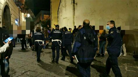 AVERSA BLITZ DELL ASL NEI LOCALI DELLA MOVIDA Carenze Igienico