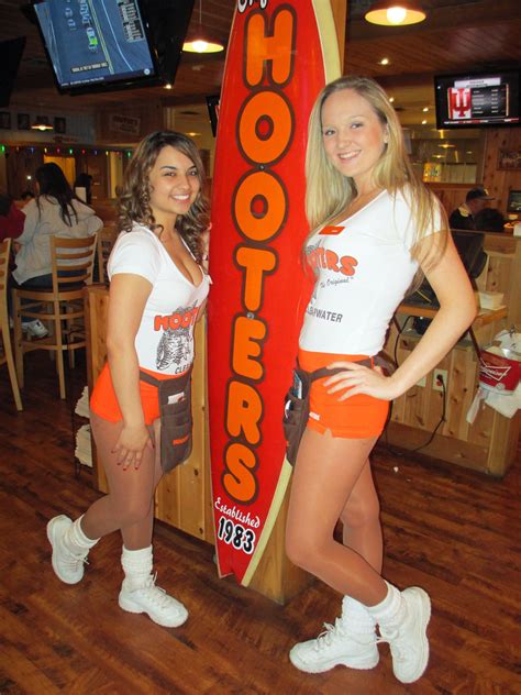 Another Fun Night At Hooters Lyle Scott Flickr