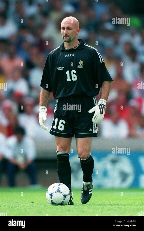 Fabien barthez 1998 hi-res stock photography and images - Alamy