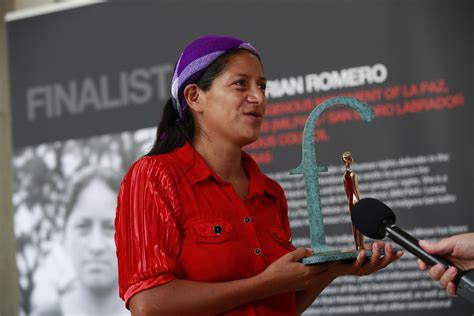 Defensora de derechos indígenas de Honduras gana el Premio Front Line