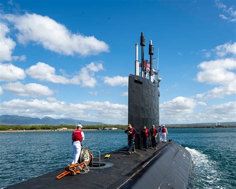 DVIDS - Images - USS Vermont Arrives [Image 3 of 8]