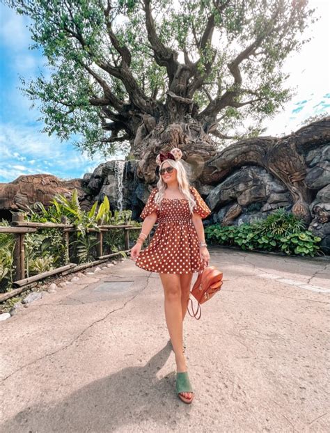 The Best Fall Outfits to Wear to Disney World – Whitney Rife