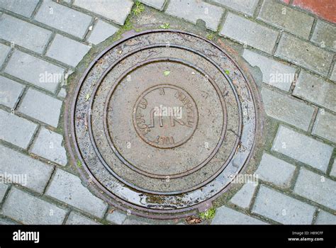 Cast Steel Manhole Sewer Drain Hi Res Stock Photography And Images Alamy