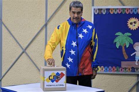 Maduro vence González por 51 a 44 diz o Conselho Nacional Eleitoral