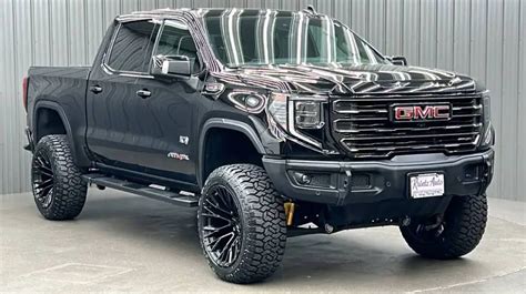 Lifted Truck 2023 GMC Sierra 1500 AT4X