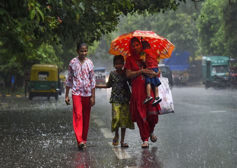 North Bengal Weather Forecast For Sunday উত্তরবঙ্গে আরও ভারী বৃষ্টির