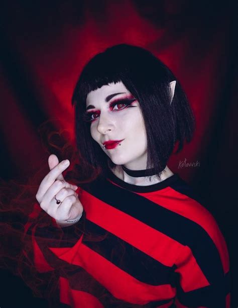 Vampire cosplay | Vampire makeup | Cosplay, Vampire makeup, Vampire