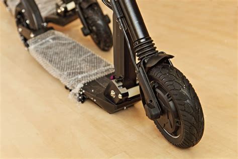 Réparer la trottinette électrique avec des pièces détachées