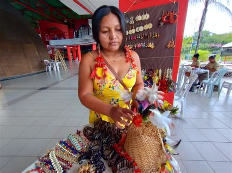 Feira de Artesanato Indígena funciona até o dia 19 de abril no Centro