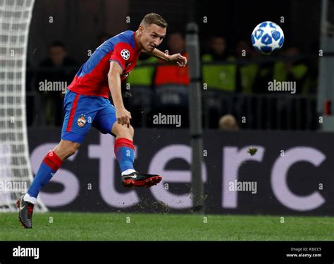 Moskau Russland 02 Oktober Fedor Chalov Von CSKA Moskau Passt Den