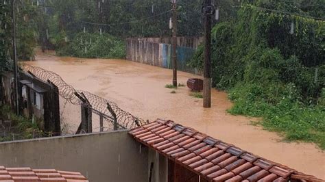 Inmet mantém alerta laranja de acumulados de chuva para o litoral de SP