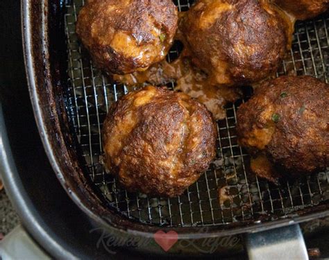 Gehaktballen Uit De Airfryer Food Food And Drink Dinner