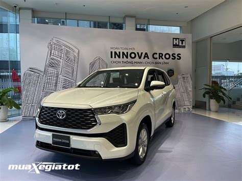 Toyota Innova Cross 2024 Giá lăn bánh khuyến mãi Đánh giá xe Thông