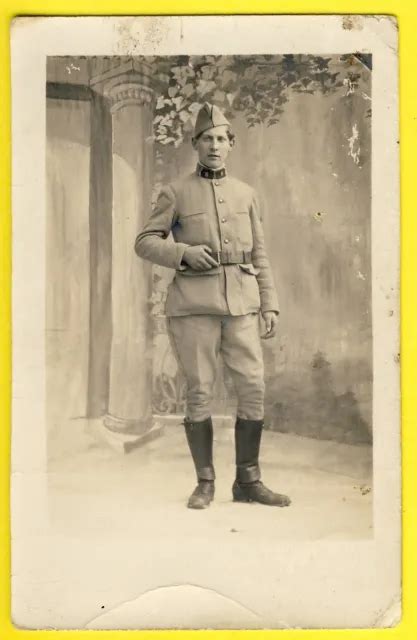 Cpa Carte Photo Militaire Soldat En Uniforme N Sur Le Col R Giment