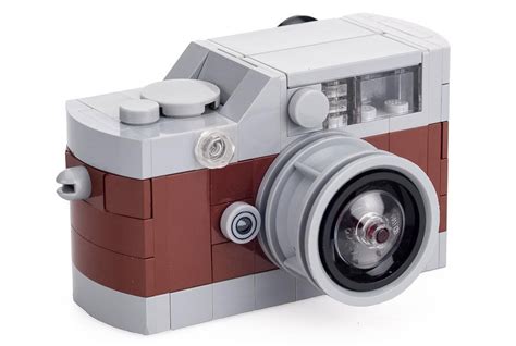 Gdy nie stać cię na czerwoną kropkę czyli aparaty Leica z klocków Lego