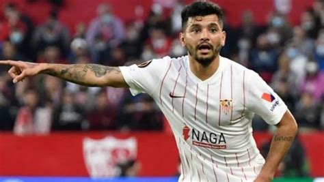 Tecatito Corona Sevilla Espera Que Se Quede En Espa A Para Continuar