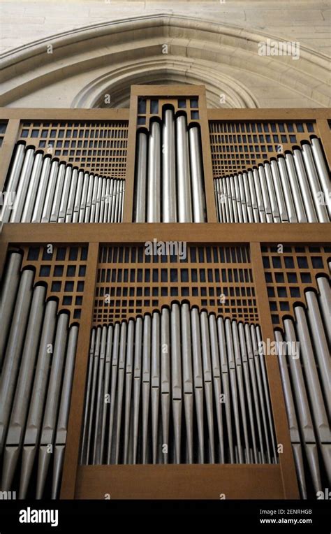 Transept organ, Cathedrale Saint-Jean-Baptiste, Lyon, France Stock Photo - Alamy