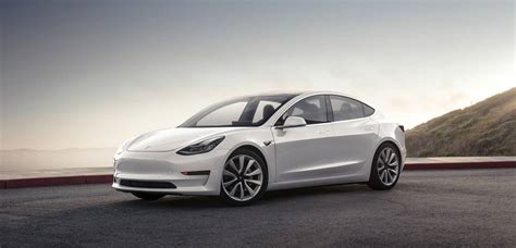 特斯拉 Model 3 新增召唤自主停车功能 可与车库门联动 新出行