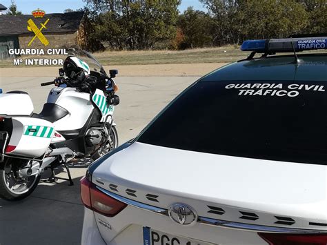 La Guardia Civil de Benavente intercepta a un vehículo que circulaba