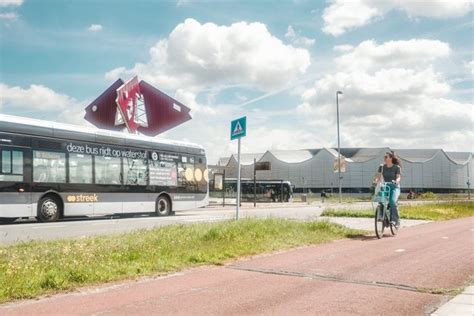 Met De Auto Bus Trein Of Het Vliegtuig Naar Groningen Visit Groningen