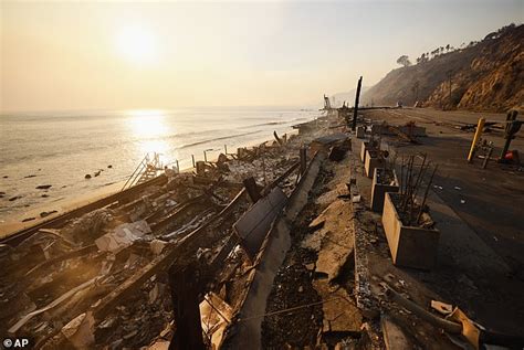 Tom Hanks M Cliffside Pacific Palisades Mansion Narrowly Avoids La