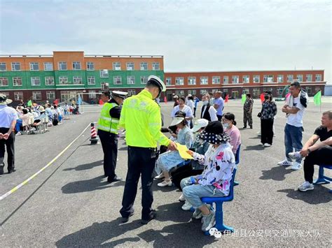 伊通交警“六一”前夕走进学校开展交通安全宣传 澎湃号·政务 澎湃新闻 The Paper