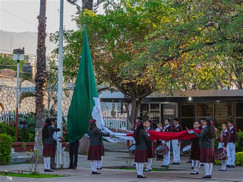 Izamiento De La Bandera Nacional En Su Octogésimo Aniversario Est