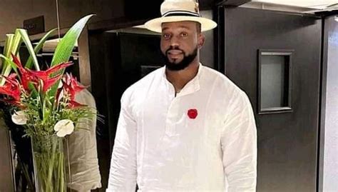 The Bachelor Victime Dusurpation Clive Ketu Mbaku Fait Une Mise En