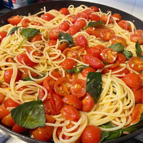 Spaghetti With Fresh Tomato And Basil Whats Cooking Ella