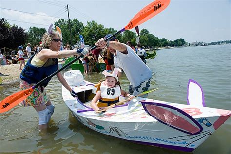 Oxford Cardboard Boat Race 2010 | Amusing Planet