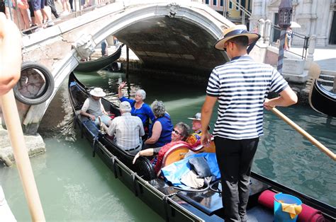 Shower Wisdom: Venice -a City of Canals and Bridges