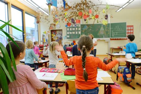 Kreationisten Fanatische Bibellehrer Dr Ngen An Deutsche Schulen