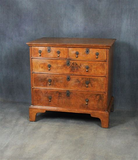 Queen Anne Walnut Chest Of Drawers Antiques Atlas