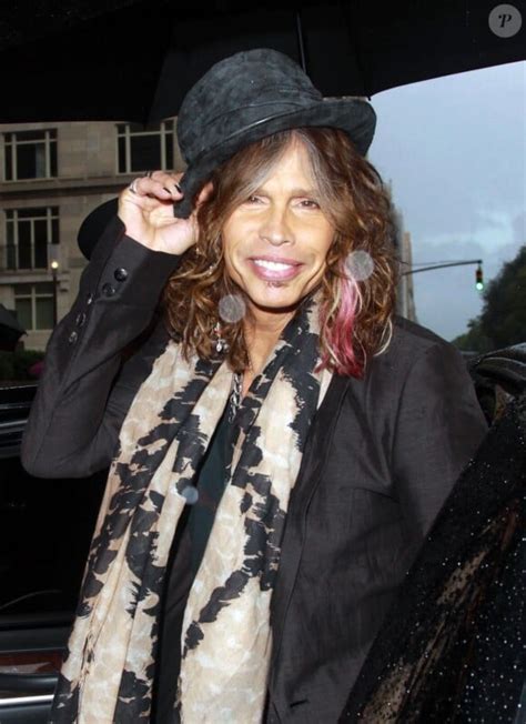 Photo Steven Tyler à New York Le 14 Octobre 2011 Purepeople