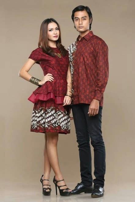 10 Model Baju Batik Couple Pasangan Modis Elegan 2020